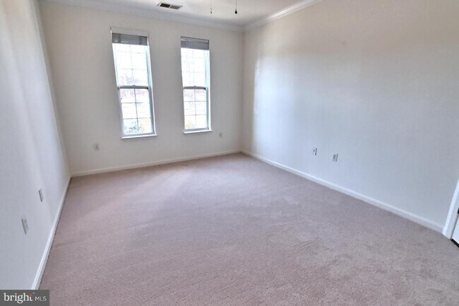 Building Photo - 21216 McFadden Square