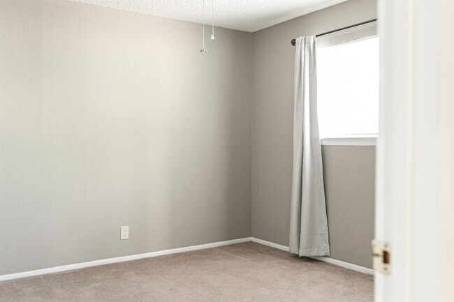 Building Photo - 216 Warbonnet Trail