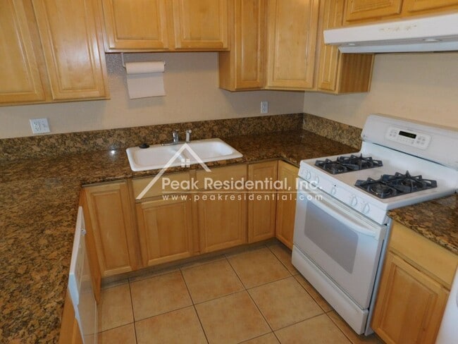 Building Photo - Updated 2bd/1ba North Highlands Duplex with Garage