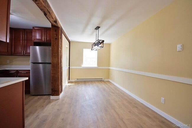 Building Photo - 162 Rockland Rd