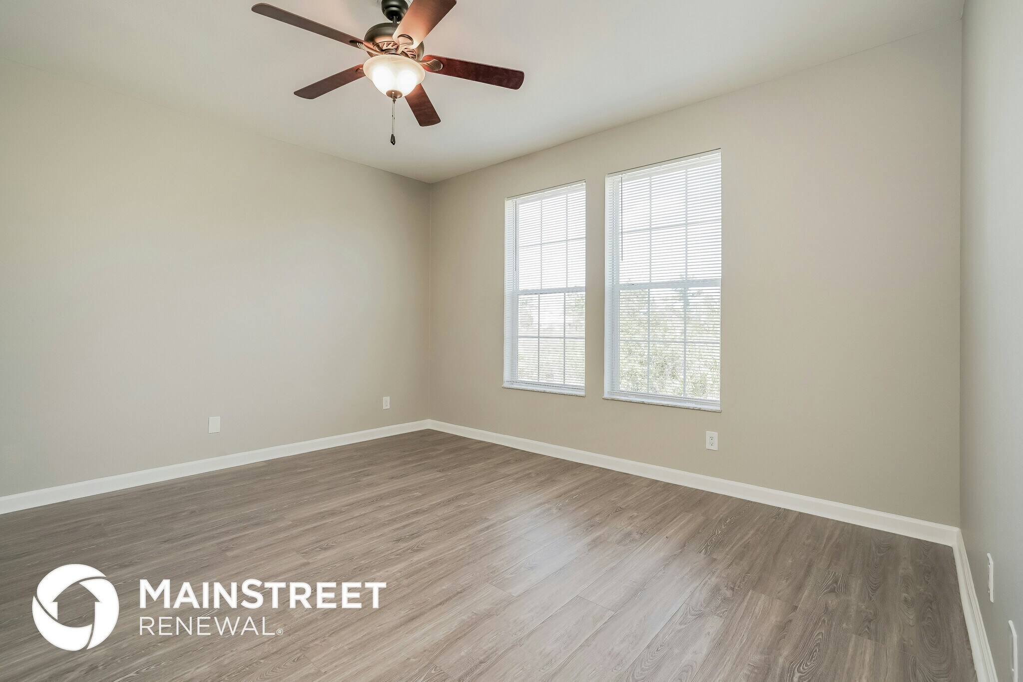 Building Photo - 603 E 8th St