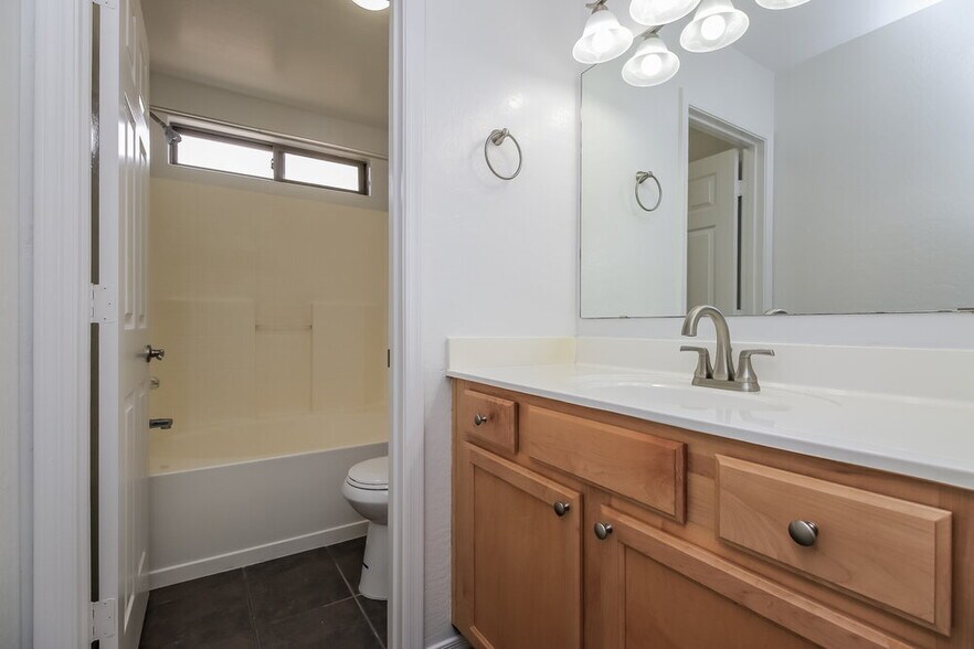 Building Photo - 3741 S Brighton Ln