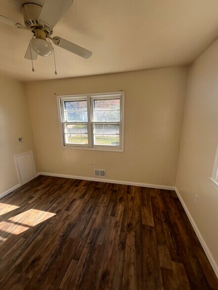 Building Photo - 5800 Roanoke Ave