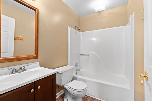 Building Photo - Quiet home near Fort Campbell- Waiting for you to call home