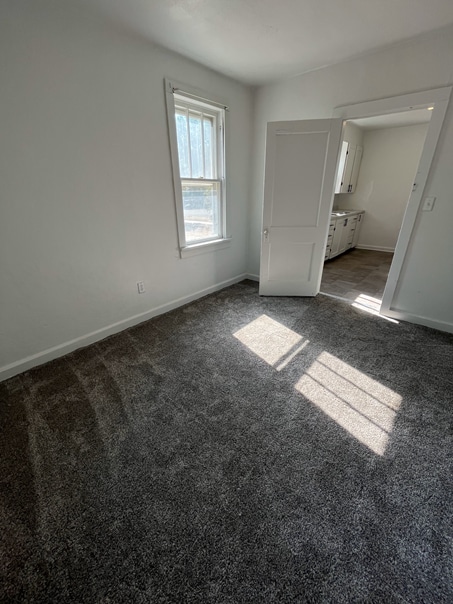 Building Photo - 447 W 2nd St