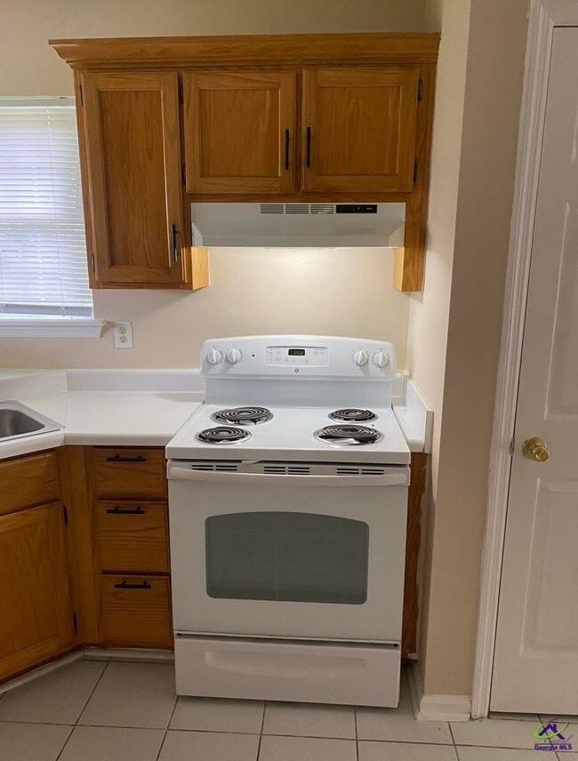 Building Photo - 110 Country Cove
