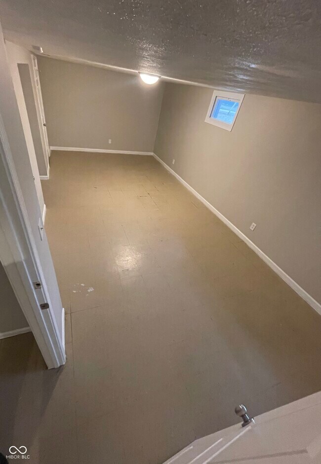 Building Photo - 8763 E 46th St