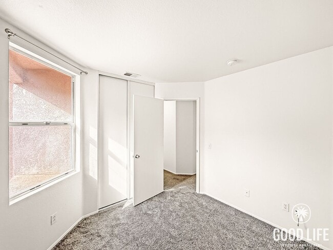 Building Photo - Spacious 3bd/3ba Located in Miramar Ranch North!