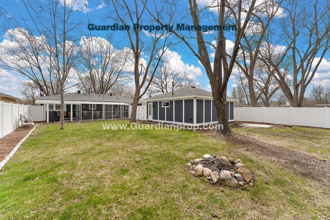 Building Photo - Crystal Single Family Home, Fenced Yard, 2...