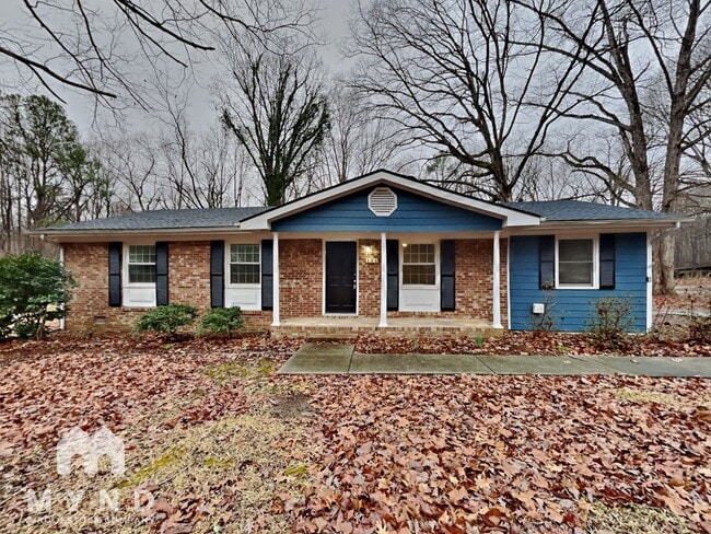 Primary Photo - 121 Nicklaus Dr