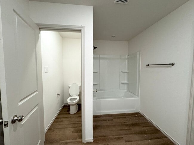 Building Photo - New Beginnings Start With AMRR: 3 BD Suburban Style Neighborhood!