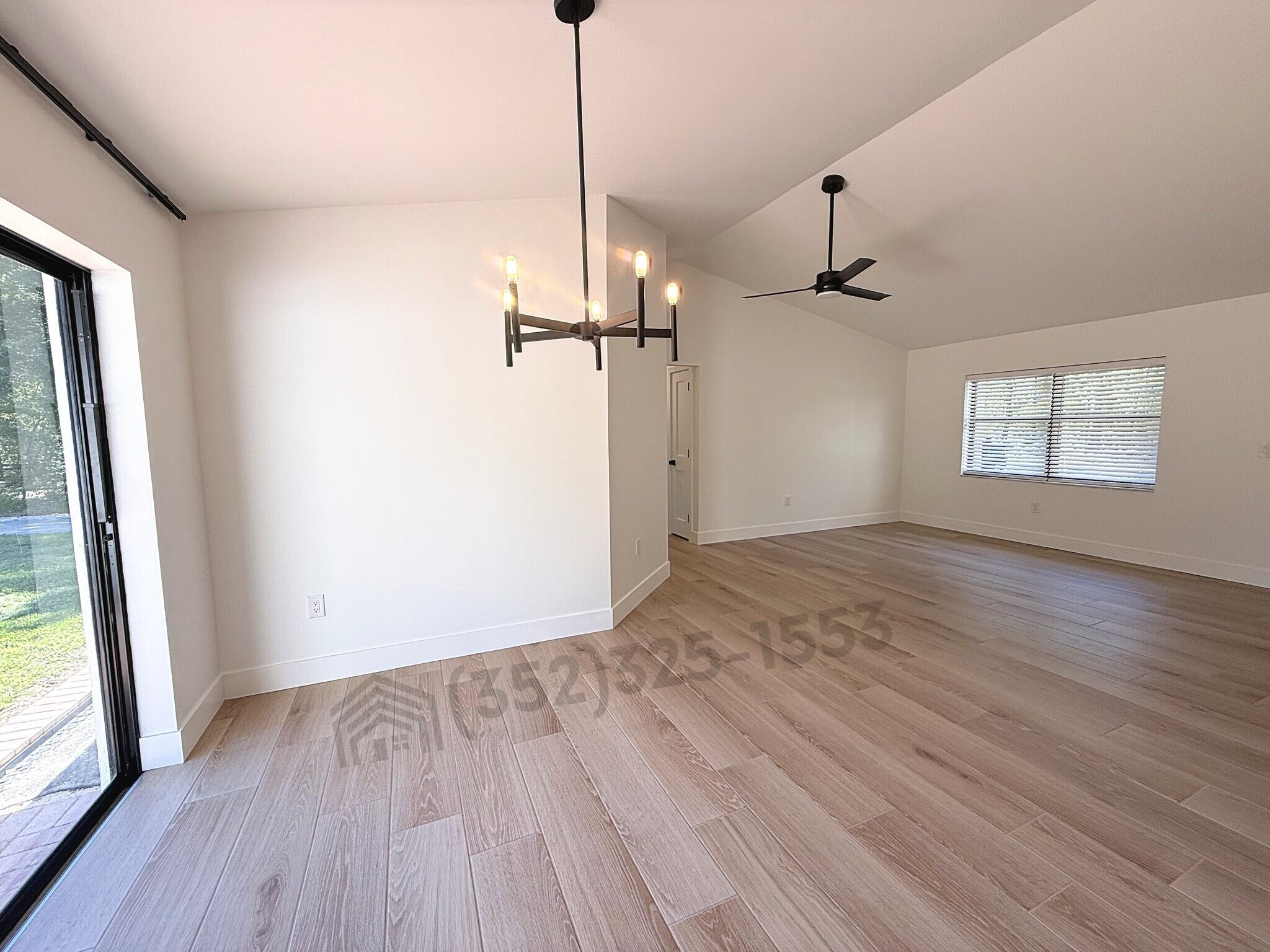 Building Photo - 3276 E Crown Dr