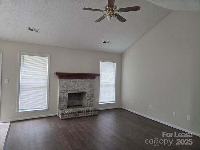 Building Photo - 141 Eagle Ct
