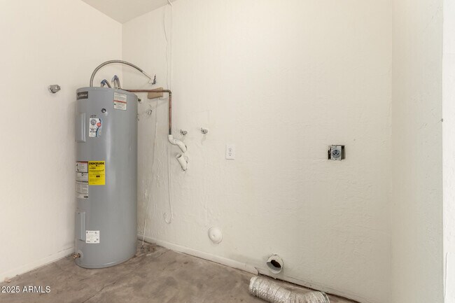 Building Photo - 16043 N 30th Ave