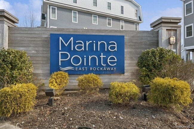Building Photo - 225 Marina Pointe Dr