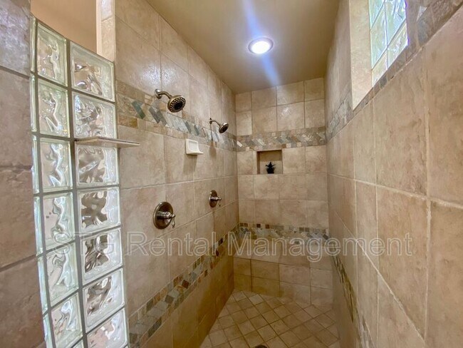 Building Photo - 2336 2336 W Entrada Trail