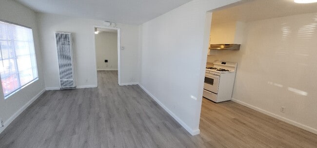 Building Photo - 544 Virginia St