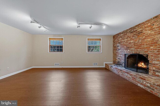 Building Photo - 1322 Cordelia Ct