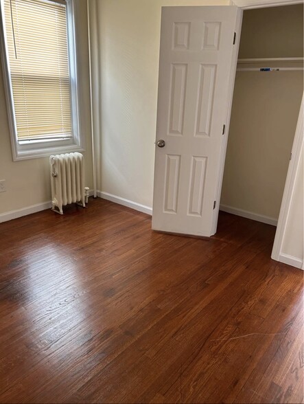 Building Photo - 11 William St