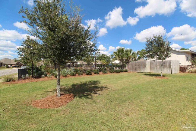Building Photo - 10988 Coues Dr