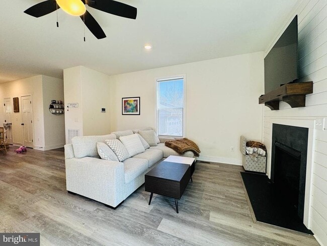 Building Photo - 233A Church St