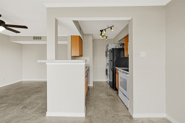 Building Photo - 4011 NASA Road 1