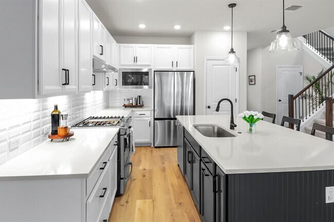 Building Photo - 166 Twistleaf Dr