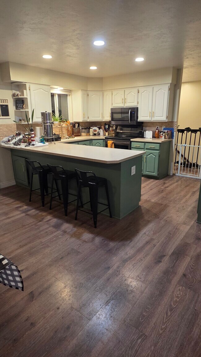 Building Photo - 4701 Turnberry Pl