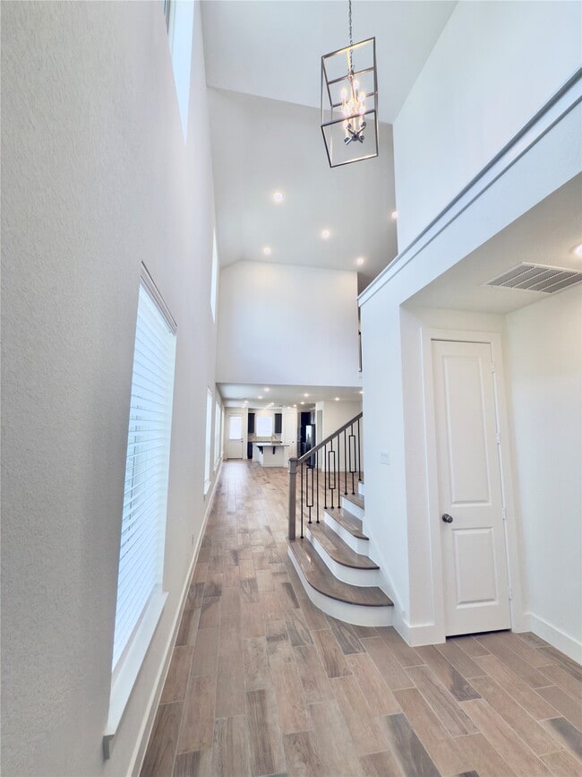 Building Photo - 15206 Cortines Ct