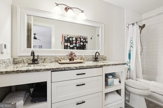 Building Photo - 515 Rock Shadow Ct