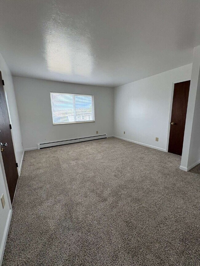 Building Photo - 2 bedroom - Forrest Hill Ct