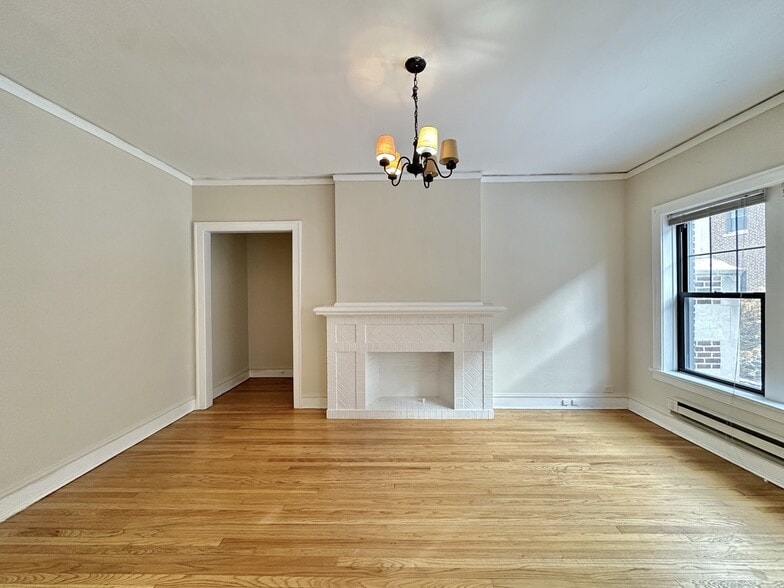 Building Photo - 1324 Oak Ave