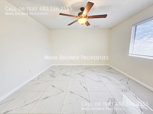 Building Photo - 643 W Medina Ave