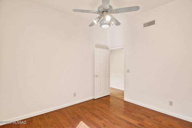 Building Photo - 5980 Verde Pl