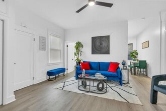 Building Photo - 68 Pine St