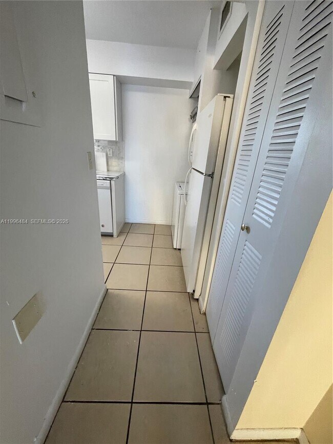 Building Photo - 14902 SW 82nd Ln