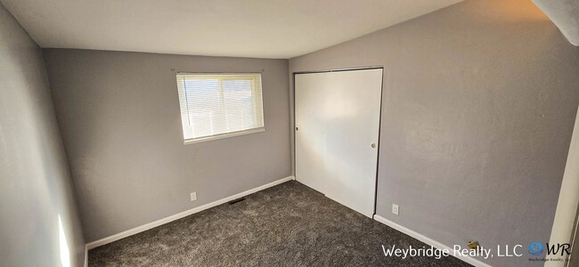 Building Photo - COMMING SOON!  Updated 3-Bedroom (Bonus Ro...