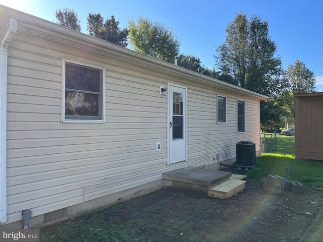 Building Photo - 162 S Marshall St