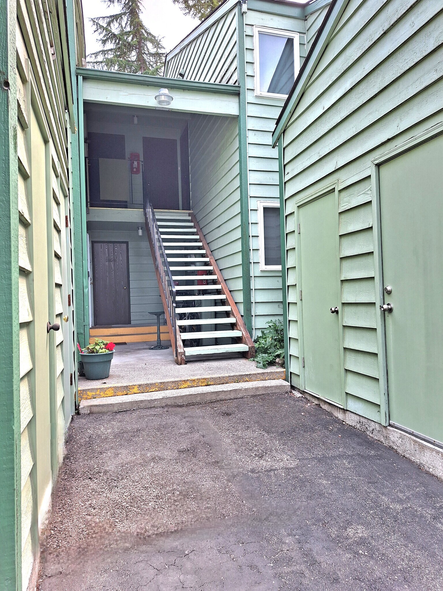 Building Photo - 310 S 174th Pl