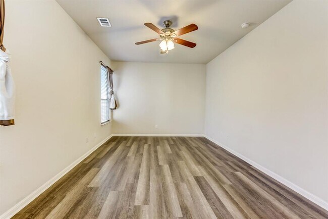 Building Photo - 11400 W Parmer Ln
