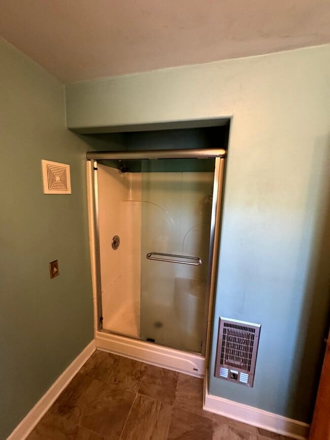 Building Photo - 4 Bedroom House Near Downtown Eugene