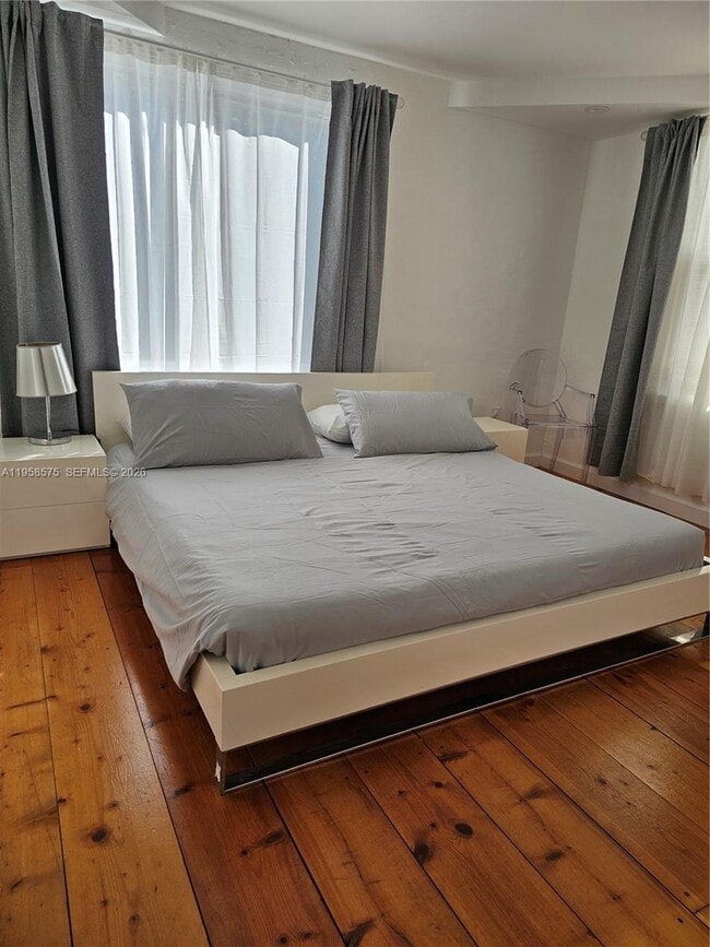 Building Photo - 622 15th St