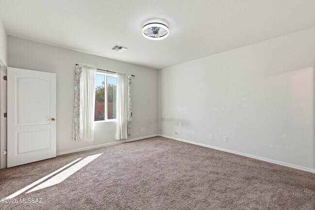 Building Photo - 6737 S Cut Bow Dr