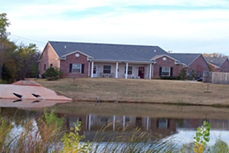 Building Photo - Claremore Village