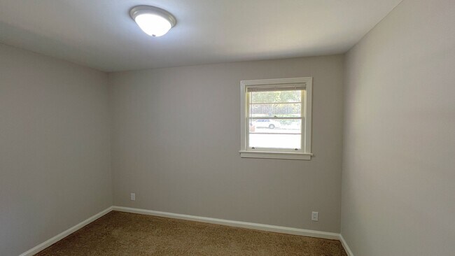 Building Photo - 3-Bedroom with so much to offer !