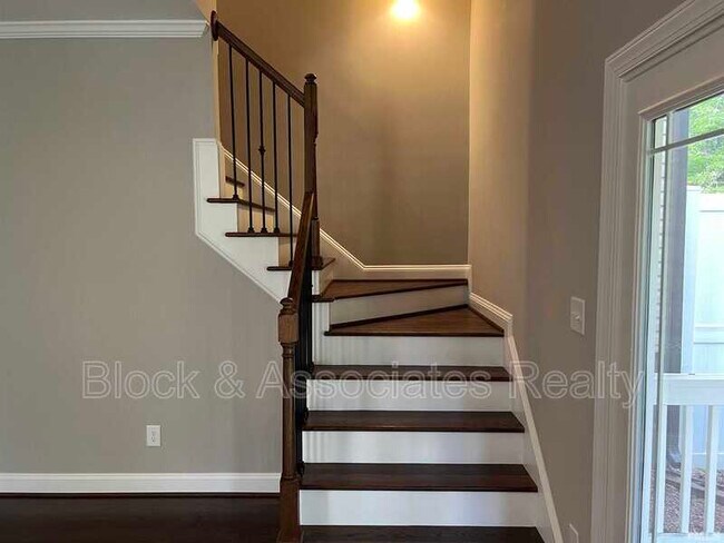 Building Photo - 555 Mariah Towns Way