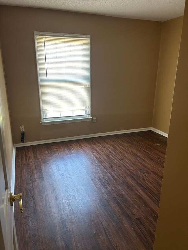Building Photo - 3655 Haughton Ln
