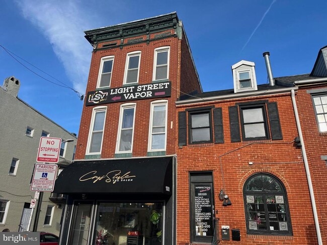 Building Photo - 1001 Light St