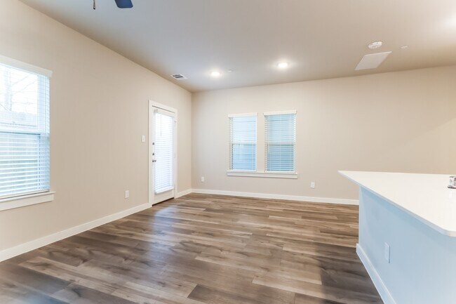 Building Photo - 317 N Centro Cir