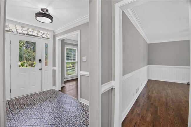 Building Photo - 2982 Northbrook Dr